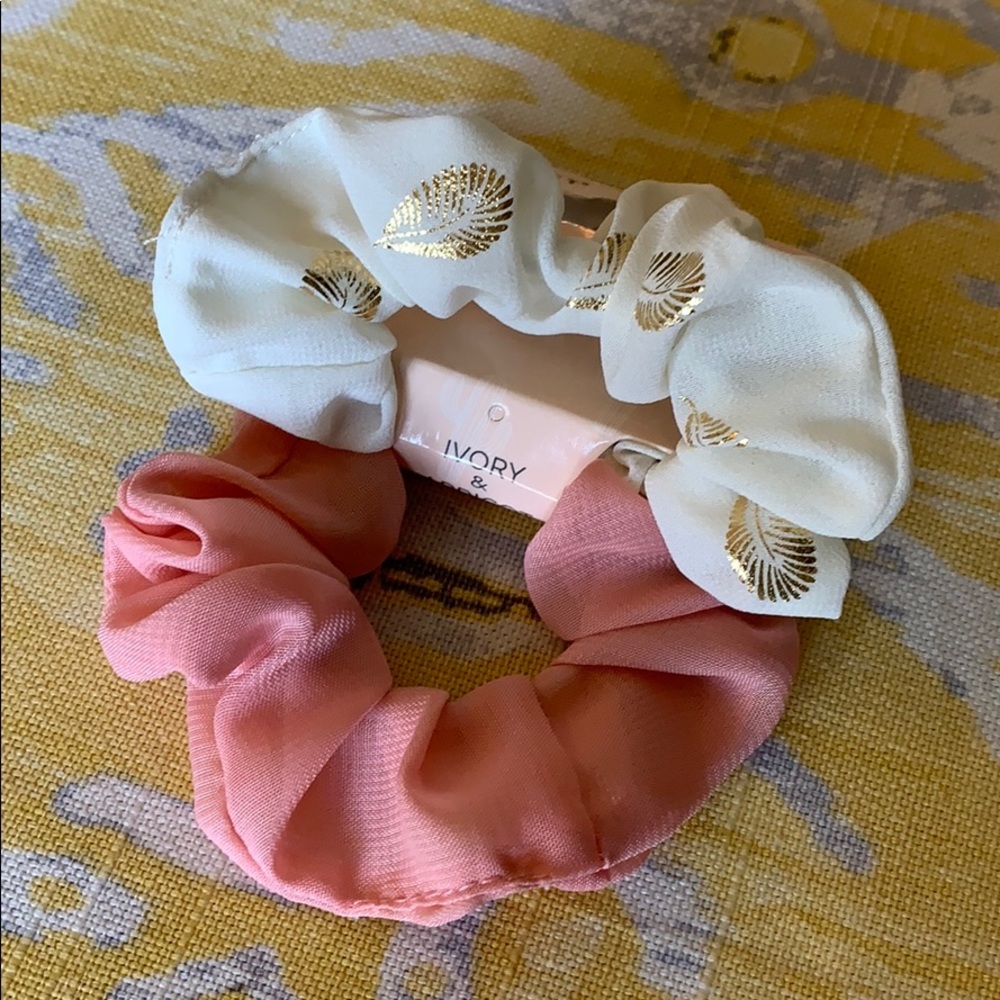 CLEARANCE!💋FINAL PRICE 🎉CRICKET hair scrunchies - Picture 2 of 4